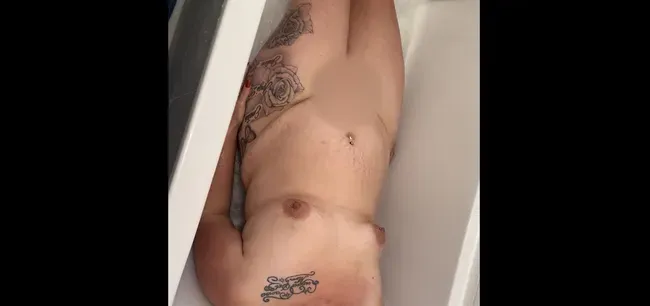 ???????????? Beim baden ohne Vorwarnung von meinem Mann angepisst ????????????