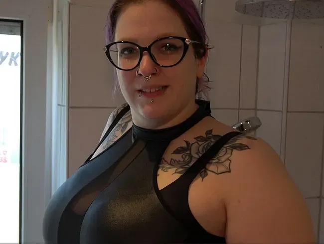 Devoter Typ wird angepisst