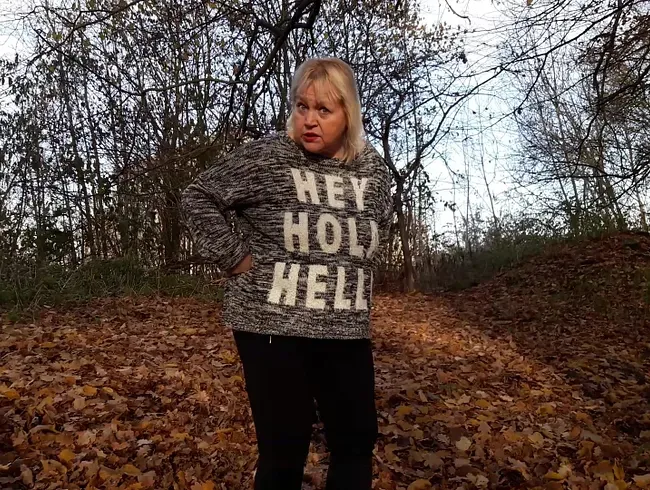 Ins Herbstlaub gepisst