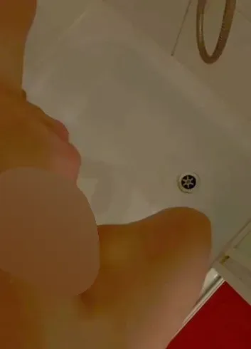 Wieder schön in der Dusche pissen