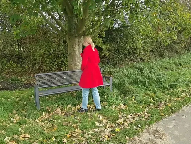 Public Pinkeln mit "Geräusch"