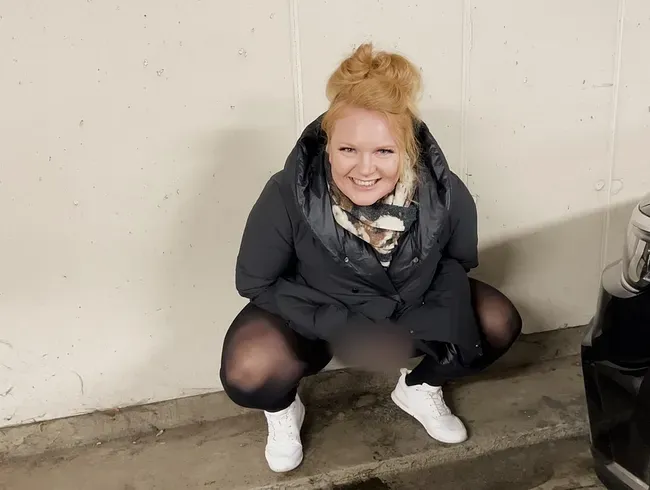 Nach dem Date - Pipi im Parhaus