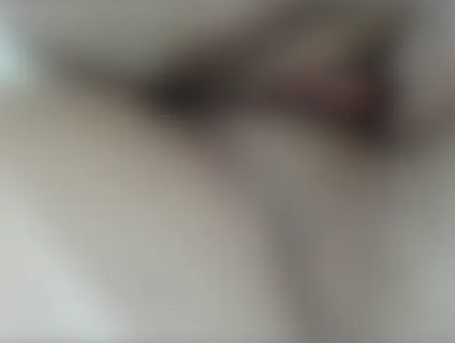 etwas für Pisu-Goldregen-Fetischisten, d. h. Pinkeln speziell für euch, Jungs, genießt und fühlt den Kuss