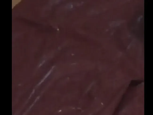 Auf roten Lack Lacken und Sektflasche