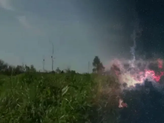 Ungeplantes Intermezzo in Halterlosen und nassem Strahl an der Autobahn