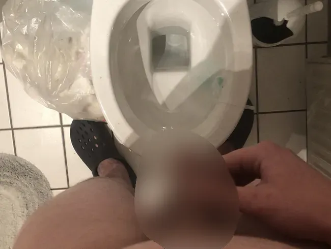 War ja schon nackt musste dan noch auf WC