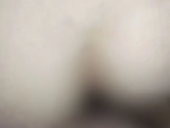 Outdoor - unrasiert von Mauer pissen u. Sperma Fotzenfüllung