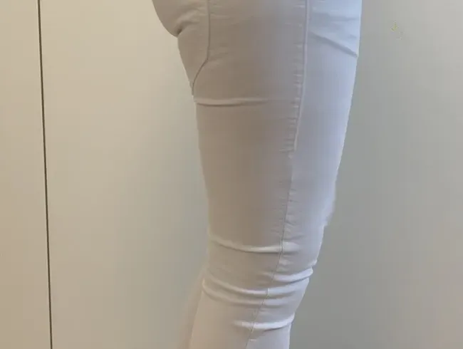 Ein Herrlicher-Jeans-Piss in meine weiße Jeans