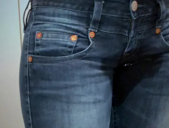 Es geht los, der 1. Jeanspiss (lautlos!)