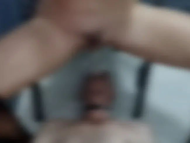 Eine schöne Pisse in das Maul meines Sklavenjungen