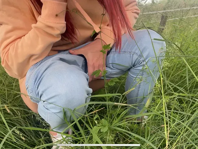 Ich Piss beim Nachbarn heimlich in Garten.