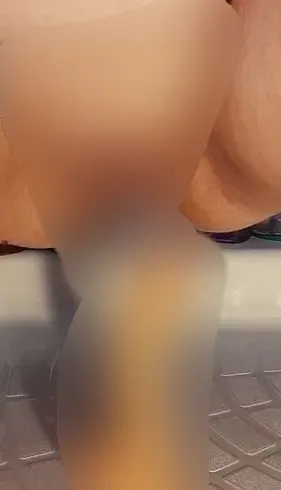 Ich lasse meinen Natursekt auf meinen Dildo laufen