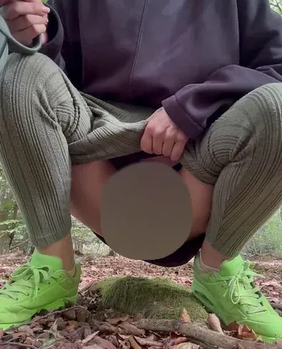 Pisse im Wald ?