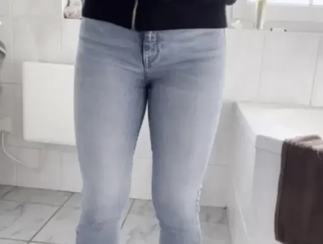 In die Jeans gepinkelt.