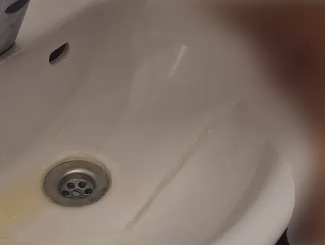 Waschbecken Piss.