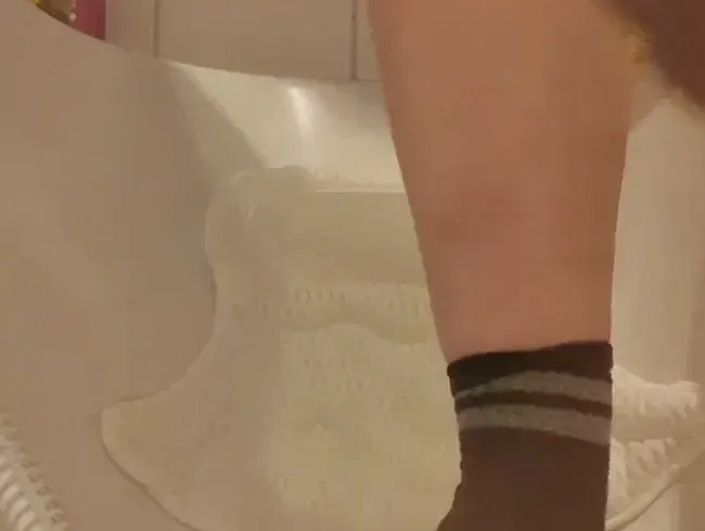 Code Yellow in der Badewanne mit Planschiwanschi dabei