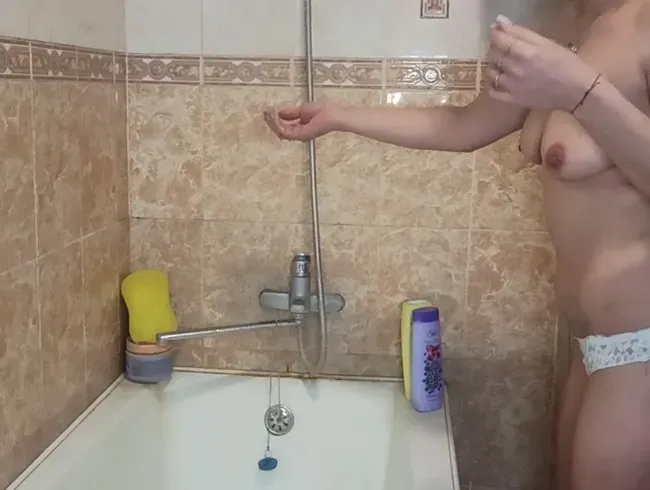 Schneemädchen unter Dusche