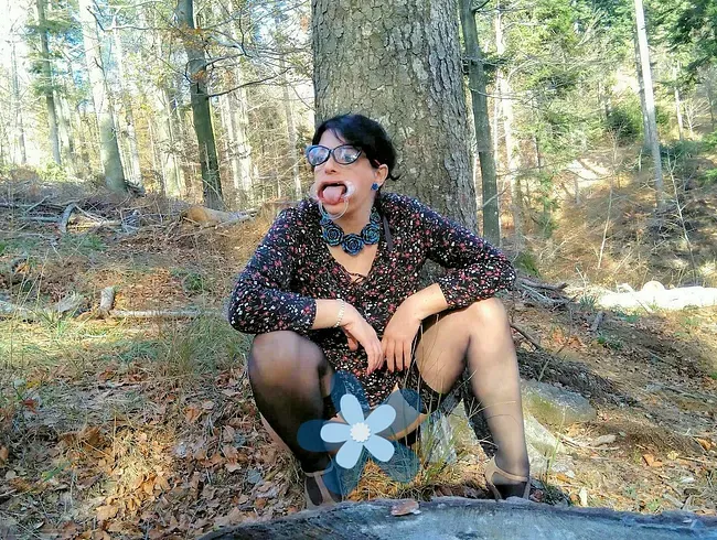 Offener Mundknebel, Babe, hilf ihm beim Pinkeln