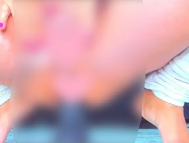 MEIN GROßES SCHWARZES SPIELZEUG MACHT MICH. . .