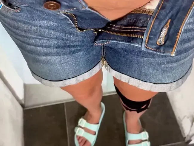 Gerade noch geschafft die Hose runter zu ziehen!