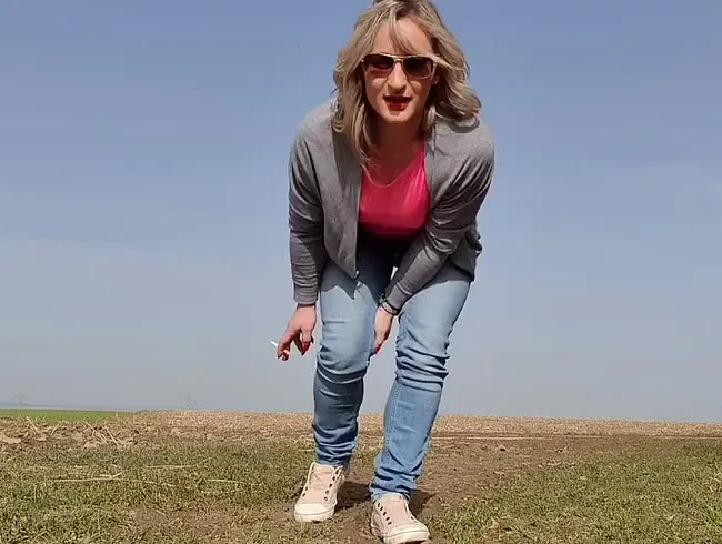 Outdoor Piss Season eröffnet !!!! Lieg dich drunter !!!