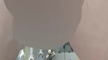 In der Werkstatt in den Eimer gepisst