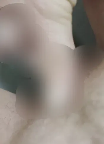 Braucht dein Schwanz eine Golden shower mi nachspiel?