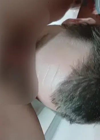 Ich pisse auf meinen Mann, er steht voll drauf ; )