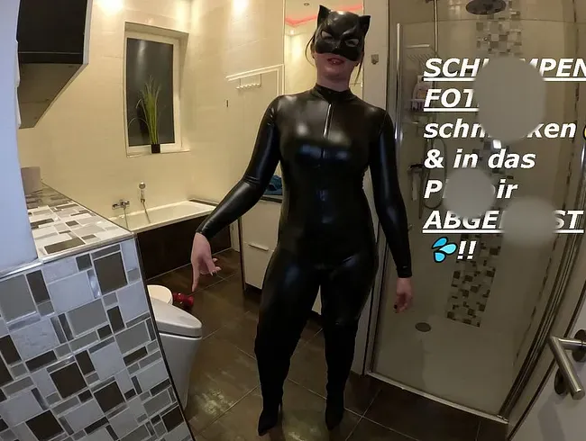 SCHLAMPEN-FOTZE schmecken & in das Pissoir ABGEPISST!!