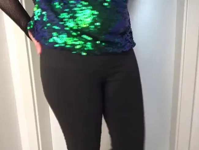 Schwarze Hose vollgepisst