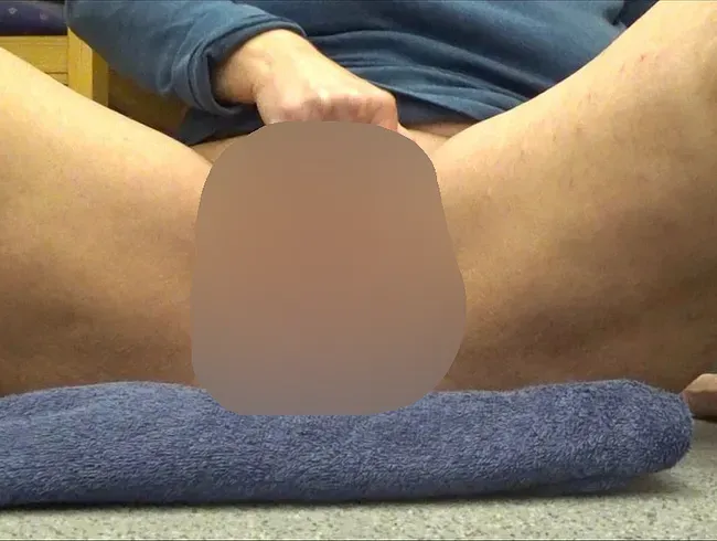 Als Einstieg in den Tag spiele ich etwas an mir und dann musste ich noch Pissen