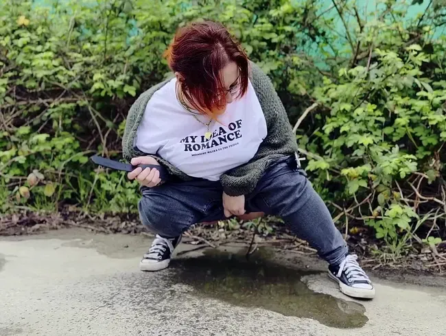 Mein erstes Pissvideo Outdoor! Ich hab mich so beobachtet gefühlt, es war mir etwas peinlich!!